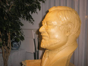 statue for a English Politician by Yan Shufen Sculpture art