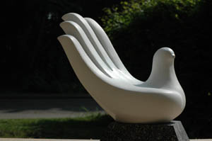 Hand of Freedom 和平手 original by Yan Shufen Sculpture art